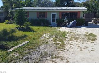 1276 Pondella Cir, North Fort Myers, FL 33903