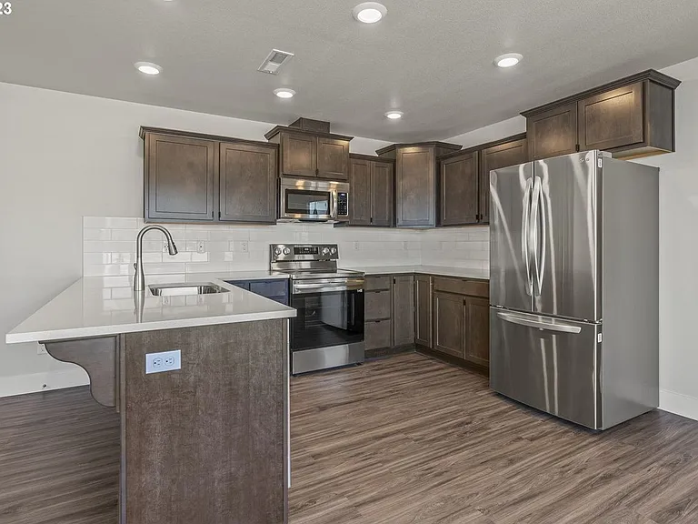 208 W A St #2 — Photo 8