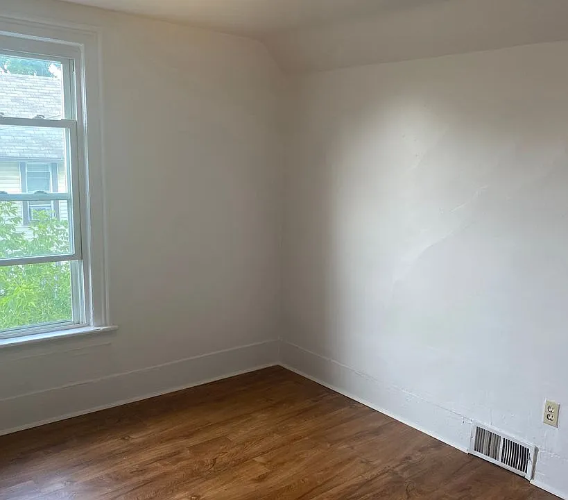 128 S Hosmer St Lansing, MI 48912