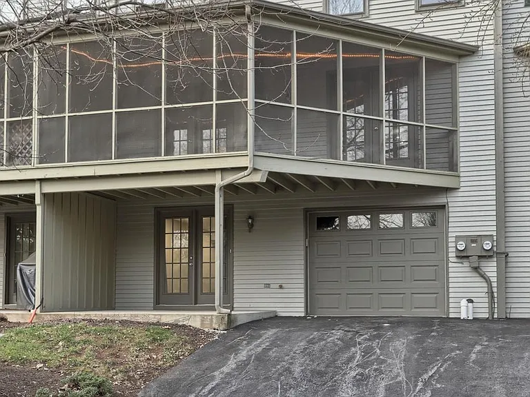 1127 Wicklow Ct — Photo 37