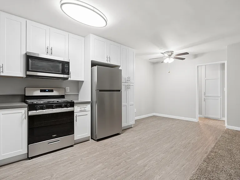 Town Center Apartments — Photo 21