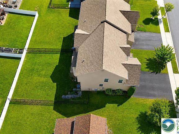 2nd image of 9675 Crescent Lane Upper
