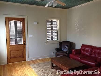 5th image of 3519 Burgundy St