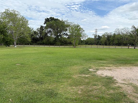 2nd image of 250 County Road 275