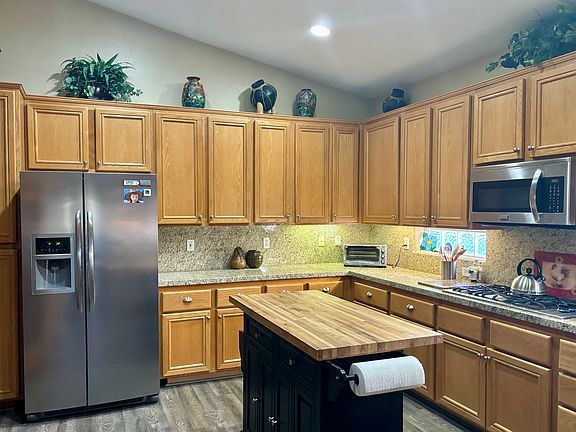 3rd image of 80182 Green Hills Dr