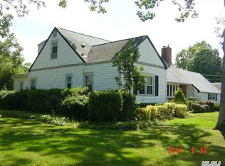 59 Gillette Ave, Patchogue, NY 11772