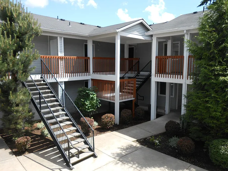 130 SE 105th Ave #C2 — Photo 11