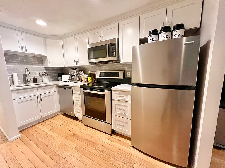96 Commercial St #3 — Photo 7
