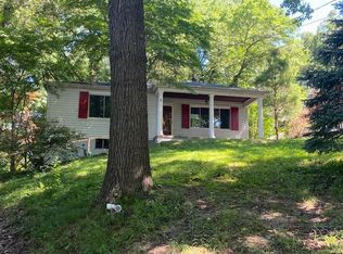 2208 Edwards St, Alton, IL 62002