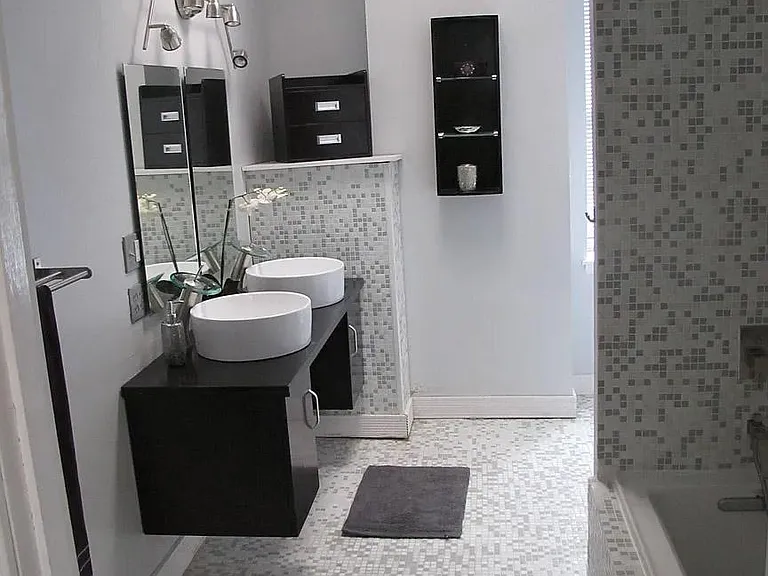 Third floor: Master en-suite bathroom (double sink)