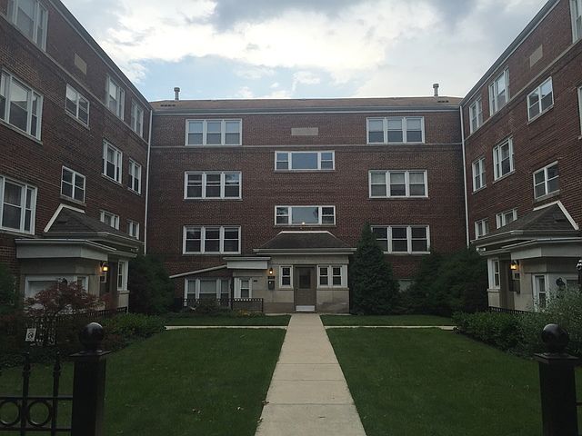 1st image of 2921 W Summerdale Ave #G