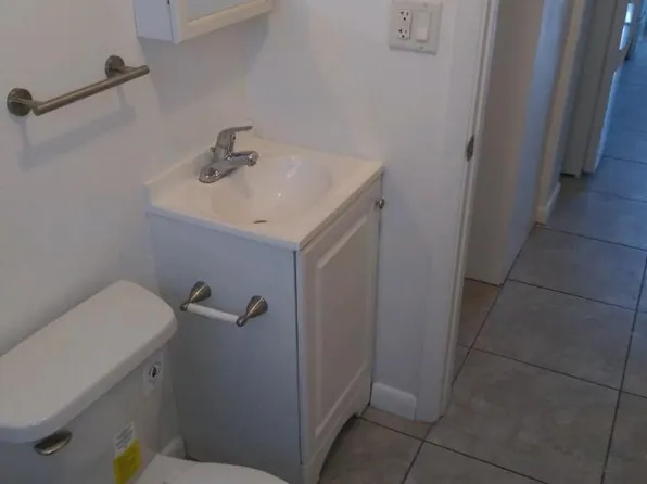 2744 NW 6th St, Pompano Beach, FL