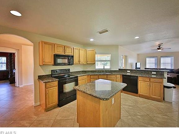 4th image of 612 Clayton Ave