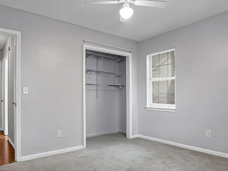 117 Saint Awdry St — Photo 20