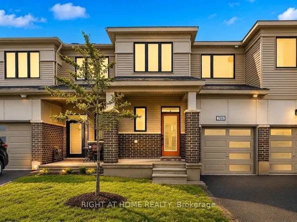 709 Derreen Ave, Ottawa, ON K2S 2Z2