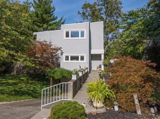1521 E Southdowns Dr, Bloomington, IN