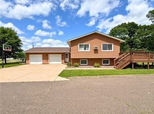 1415 N Wisconsin Ave, Rice Lake, WI 54868