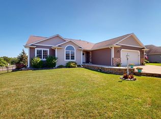 1004 Double Eagle Ave SE, Rochester, MN 55904