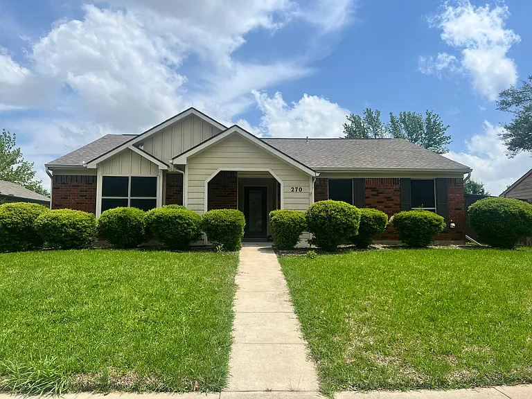 270 Pinyon Ln — Photo 1