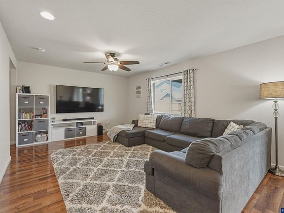 3rd image of 4989 Skylab Ave NE