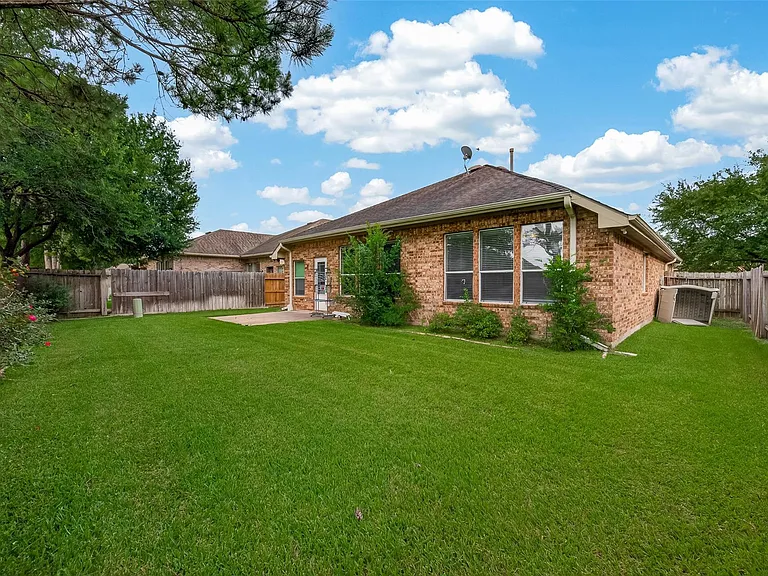 23222 Century Plant Dr — Photo 31