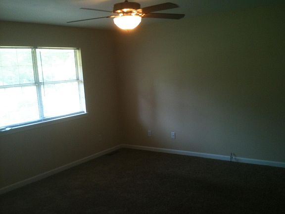 2nd image of 1336 White Oak Dr