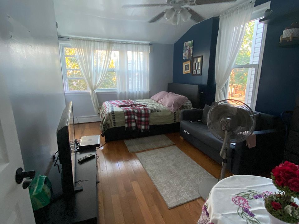 1st image of 7823 88th Ave Floor 2