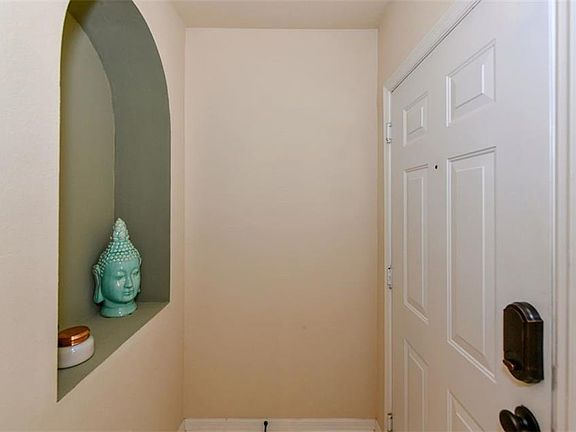 5th image of 1135 Villagio Cir Unit 202