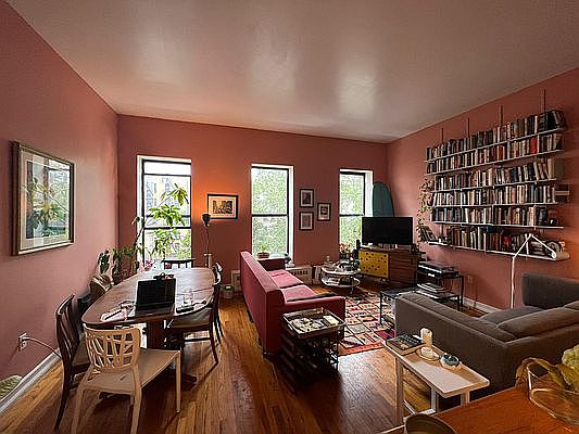 1st image of 164 W 130th St #3