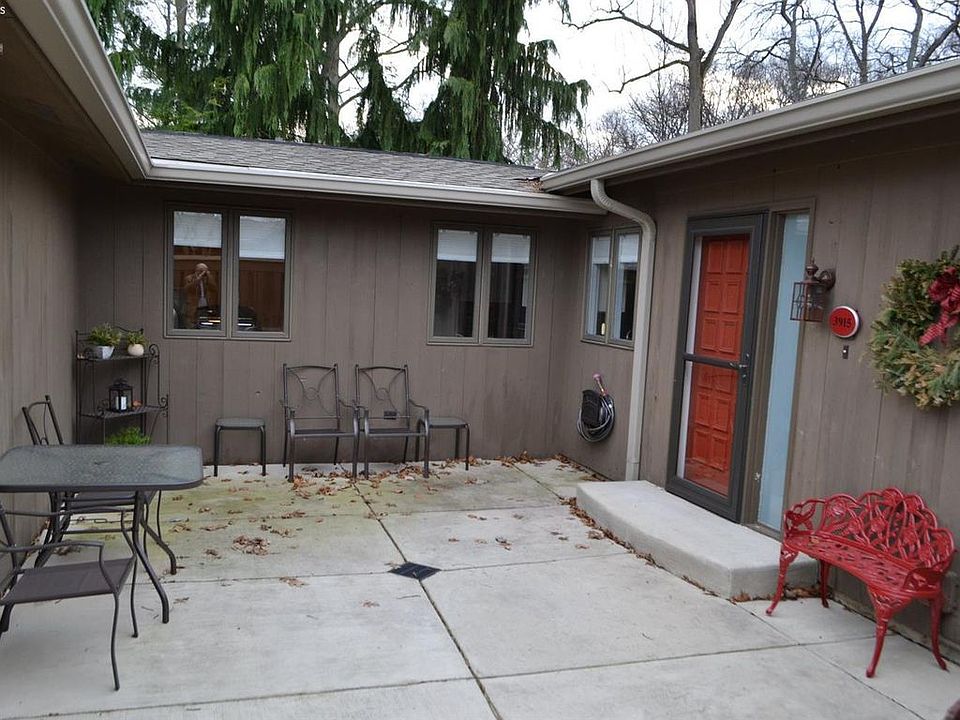 1st image of 3915 Hilltop Dr