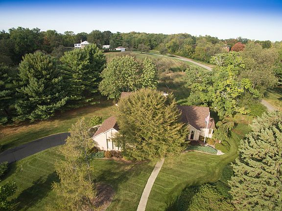 3rd image of 285 High Orchard Dr