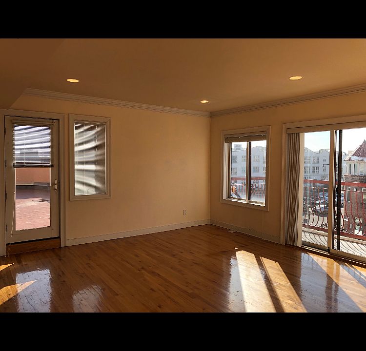 1st image of 3165 Emmons Ave APT 3G