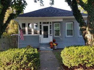 120 E 5th St, Roxana, IL 62084