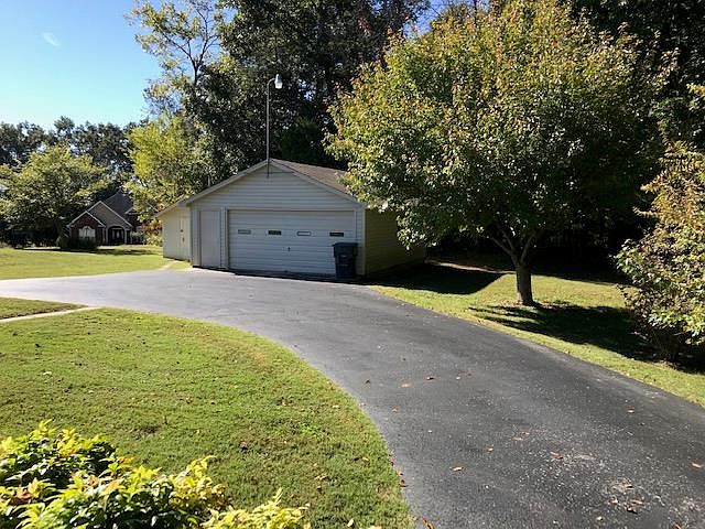 2nd image of 4213 Old Sparta Rd