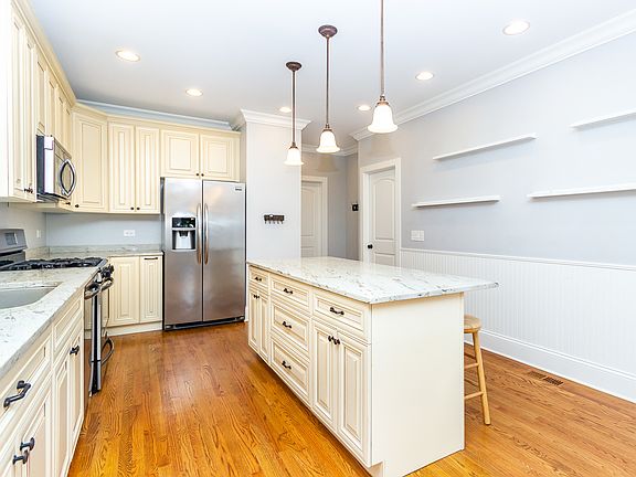 5th image of 941 S East Ave