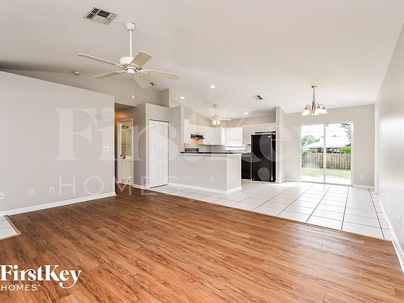3rd image of 19039 Coconut Rd