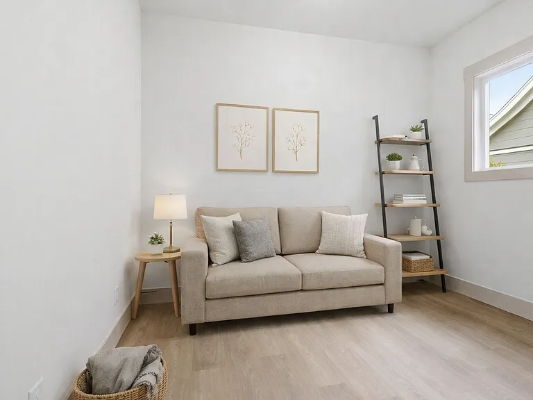 437 NE Fargo St #1 — Photo 12