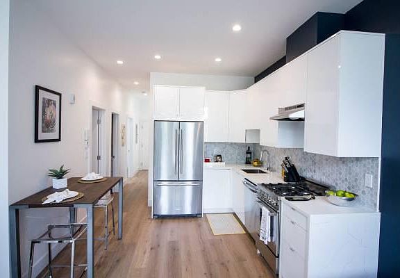 3rd image of 455 14th St APT 4