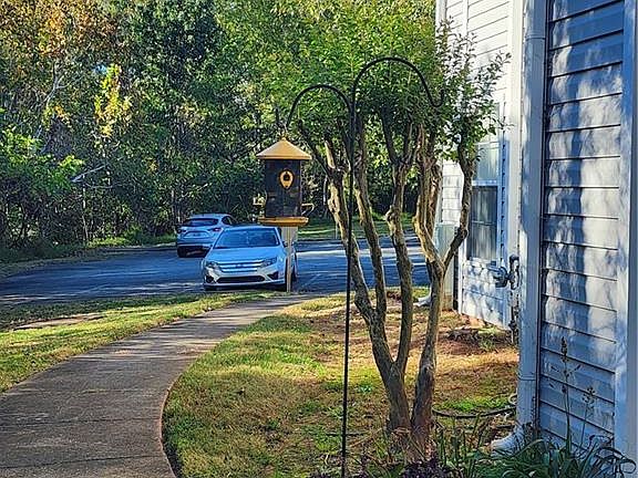 4th image of 512 Rivertree Ln