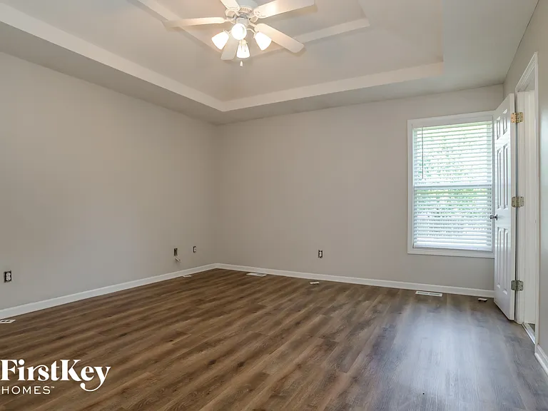 720 NE 107th St — Photo 9