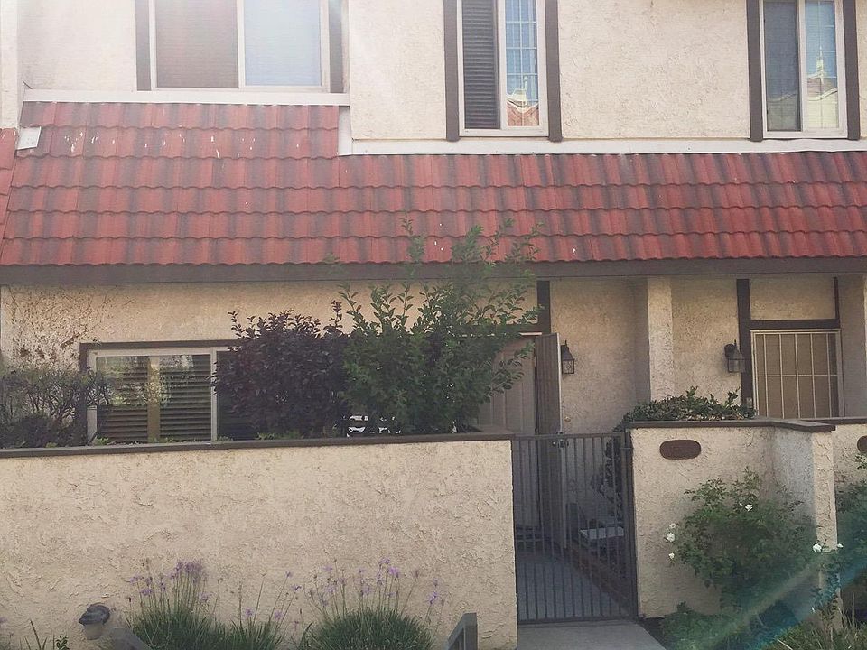 1st image of 17953 River Cir APT 4