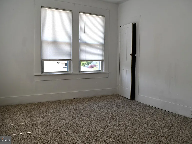 4 E Milby St — Photo 24