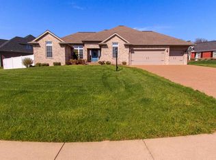 900 Raphael Dr, Evansville, IN 47725