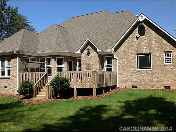 2nd image of 495 Saint James Way