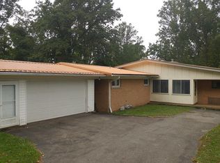 200 Slaven Ln, Oak Hill, WV 25901