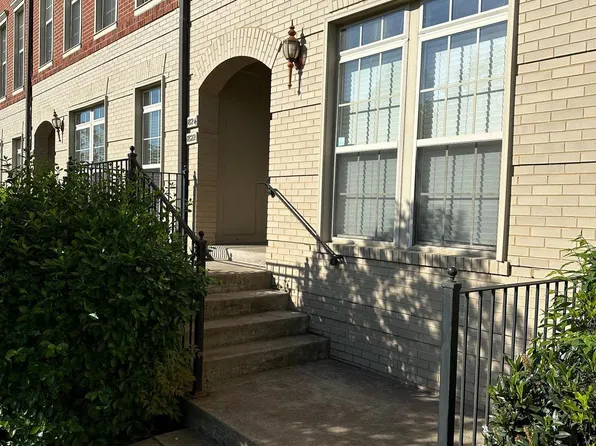7822 Cedar Branch Dr, Gainesville, VA 20155