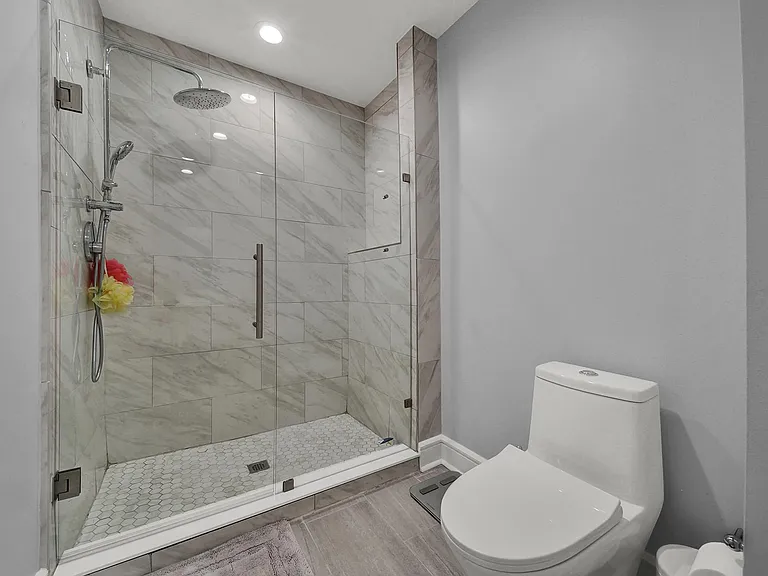 333 W Trade St #908 — Photo 21