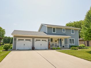 220 Garfield Ave, La Salle, IL 61301