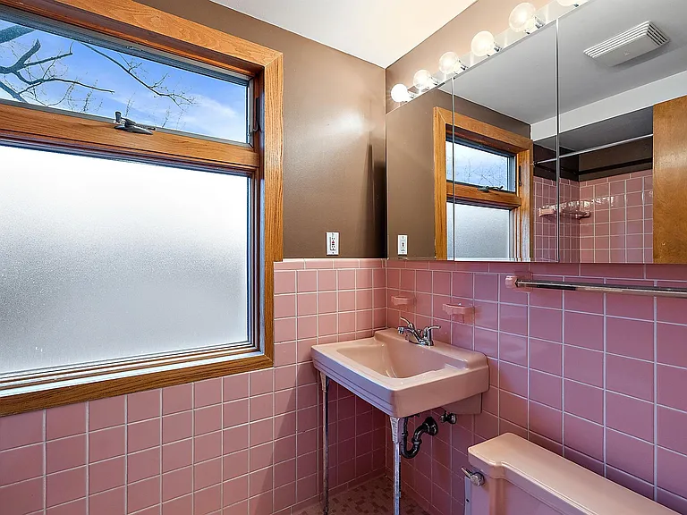 810 Chestnut St — Photo 16