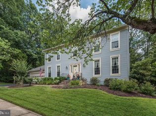 6086 Burnside Landing Dr, Burke, VA 22015